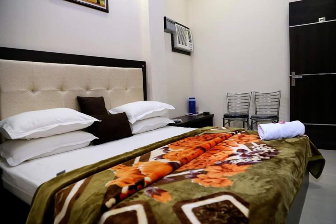 Hotel White Tulip Amritszár Kültér fotó
